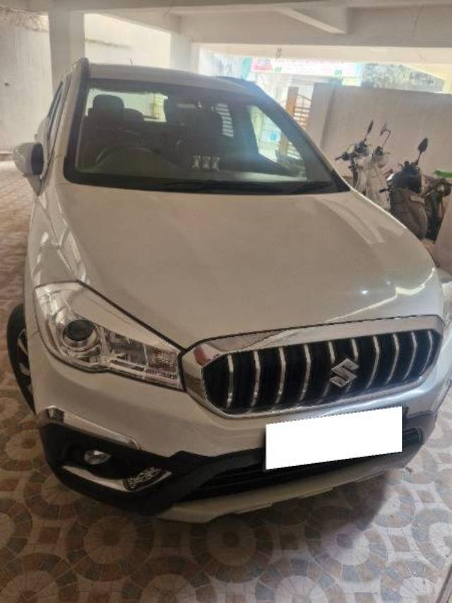 https://images10.gaadi.com/usedcar_image/4372621/original/processed_51b7fb88-228a-4e27-9f78-d7c007d3b1e9.jpg?imwidth=6400