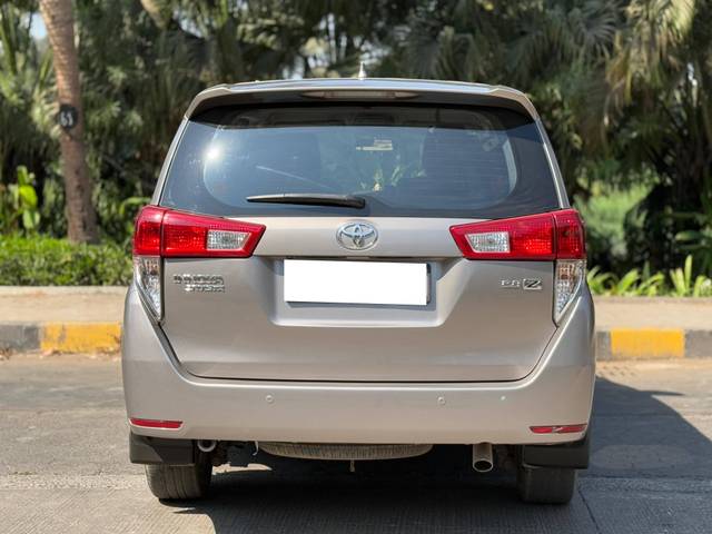 https://images10.gaadi.com/usedcar_image/4372623/original/processed_55d49bf10cc104c24bb8f66d49d6a073.jpg?imwidth=6402