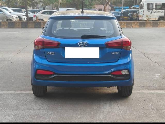 https://images10.gaadi.com/usedcar_image/4372649/original/processed_b7764319178ca4108380c258202aa359.jpg?imwidth=6402