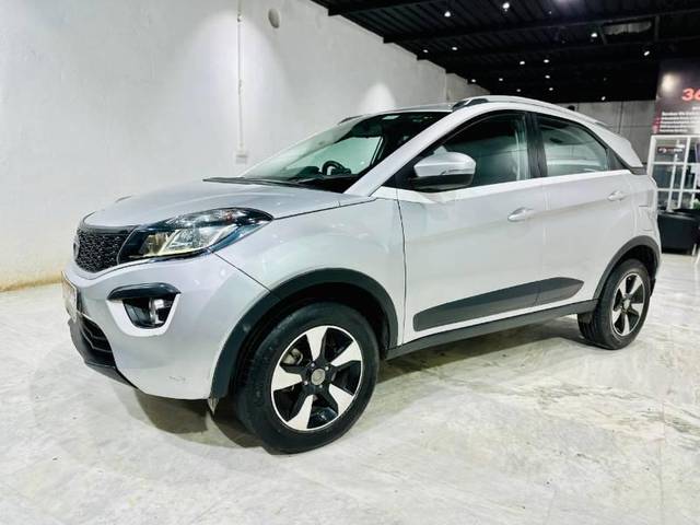 https://images10.gaadi.com/usedcar_image/4372688/original/processed_33a2f7e0-1a7a-4b97-a28f-2d8e74156f40.jpg?imwidth=6400