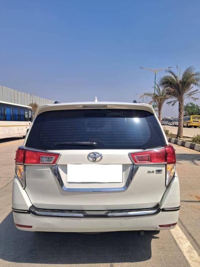 https://images10.gaadi.com/usedcar_image/4372737/original/processed_c2115017615a3bf627c68b97785ee59a.jpg?imwidth=6402