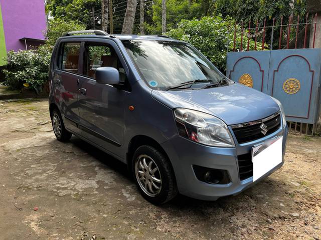 https://images10.gaadi.com/usedcar_image/4372765/original/processed_f17ec6fef2f764ec2c6d5ae427e41a3d.jpg?imwidth=6400