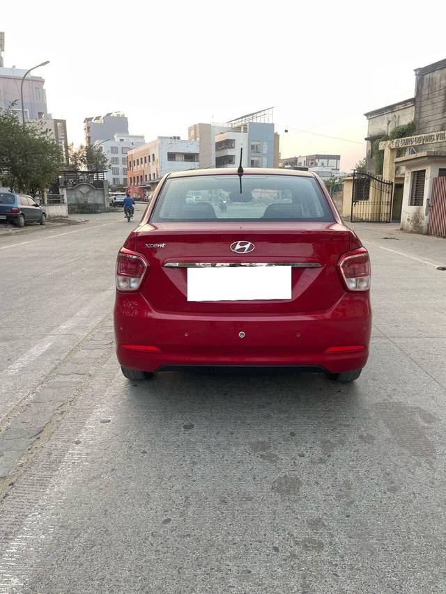 https://images10.gaadi.com/usedcar_image/4372824/original/processed_87bb5b37a9c574b52225ac1a2ef26018.jpg?imwidth=6401