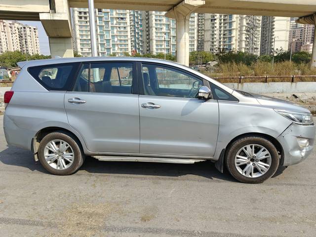 https://images10.gaadi.com/usedcar_image/4372827/original/fe7335ae643e10210cd9b4d69b2b09b0.jpg?imwidth=6401