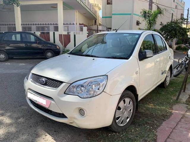 https://images10.gaadi.com/usedcar_image/4372836/original/processed_b74fb313-b0cc-40a2-8a5e-420ad1c908d0.jpeg?imwidth=6400