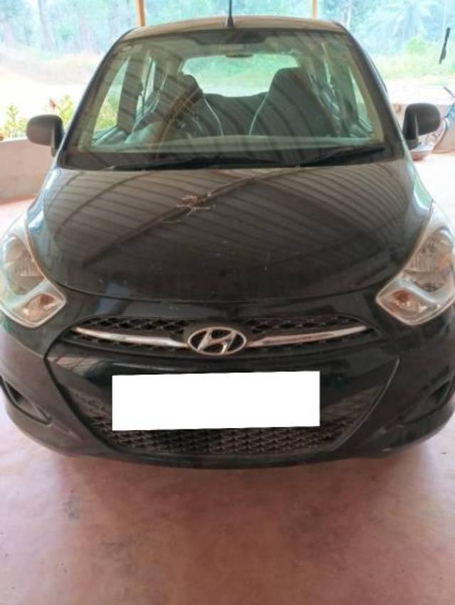 https://images10.gaadi.com/usedcar_image/4372920/original/processed_7497bf75-a04e-4b22-873b-18a86832201a.jpg?imwidth=6400