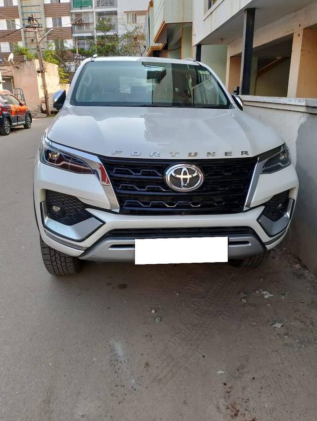 https://images10.gaadi.com/usedcar_image/4373178/original/processed_97bf3ed11c55533803060da861a4e0b6.jpg?imwidth=6400