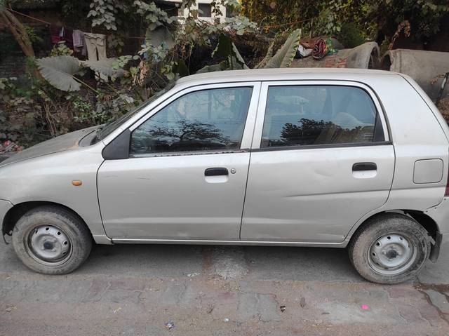 https://images10.gaadi.com/usedcar_image/4373185/original/processed_b940566fa06b27ac32a64eaa6b79d1e6.jpg?imwidth=6402