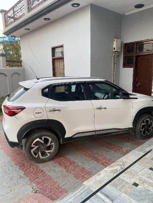 https://images10.gaadi.com/usedcar_image/4373260/original/processed_897770f6-f857-4b63-b4be-77e680020fba.jpg?imwidth=6401