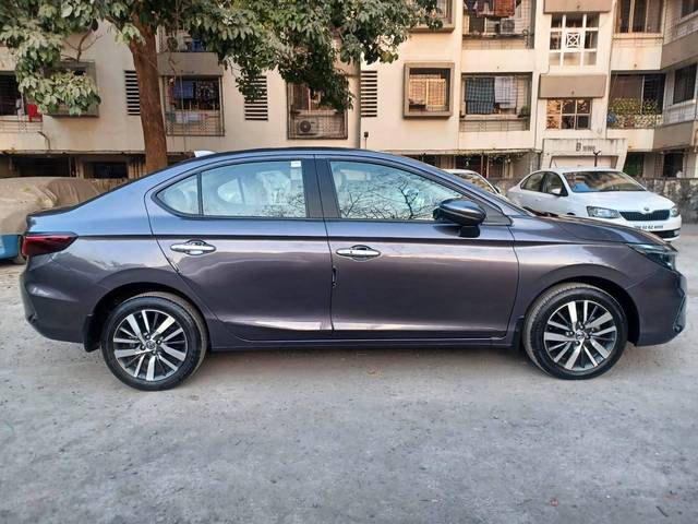 https://images10.gaadi.com/usedcar_image/4373276/original/processed_b6a31f5994e9dbba24ac48dfb5e8718b.jpeg?imwidth=6401