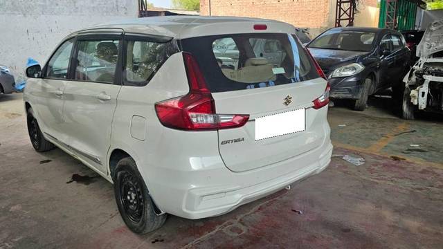 https://images10.gaadi.com/usedcar_image/4373292/original/processed_b7187553-68ed-4ce6-abbc-e3412d796fbd.jpg?imwidth=6401