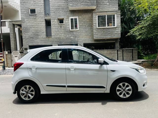 https://images10.gaadi.com/usedcar_image/4373332/original/60f88a5ebc37d99ce1597371fc78333a.jpg?imwidth=6401