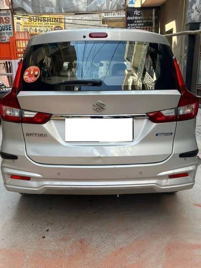 https://images10.gaadi.com/usedcar_image/4373339/original/processed_24cd94e3fd60b7c85791570e57c41469.jpg?imwidth=6401