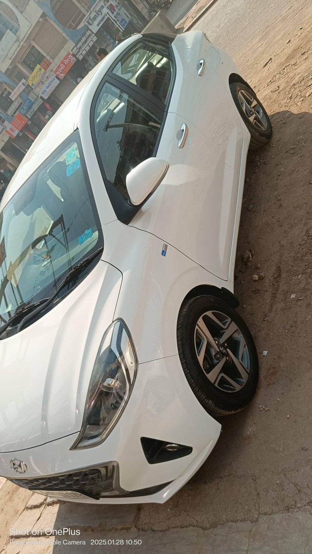 Second-hand 2020 Hyundai Aura SX Plus AMT for sale in Junagadh-5