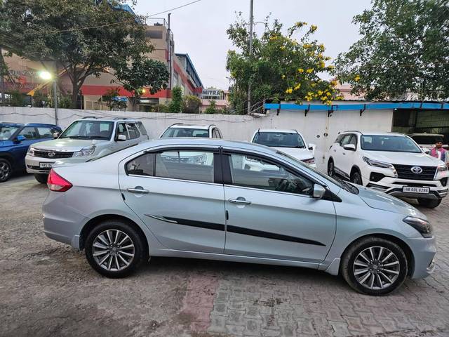 https://images10.gaadi.com/usedcar_image/4373349/original/processed_af1ff94366877902b81bd17a51ed8eed.jpeg?imwidth=6401