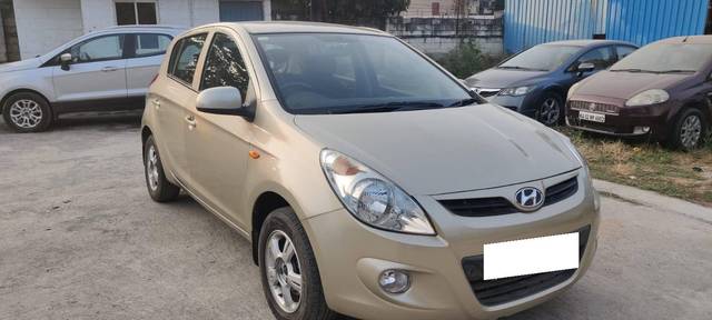 https://images10.gaadi.com/usedcar_image/4373353/original/processed_72810e7962692c300f07dbe750e27b32.jpg?imwidth=6400