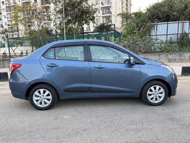 https://images10.gaadi.com/usedcar_image/4373363/original/processed_b1b9866e7df9ece8401ab8903b520923.jpg?imwidth=6401