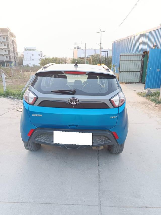 https://images10.gaadi.com/usedcar_image/4373367/original/processed_417c436b00e00451bbd995c47c0747ac.jpg?imwidth=6402