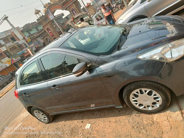 Second-hand 2017 Ford Figo 1.5D Trend MT for sale in Junagadh-6