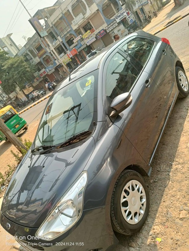 Second-hand 2017 Ford Figo 1.5D Trend MT for sale in Junagadh-8