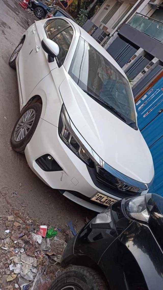 https://images10.gaadi.com/usedcar_image/4373379/original/processed_04b668c08e90ebed86627948a2225dc7.jpg?imwidth=6400