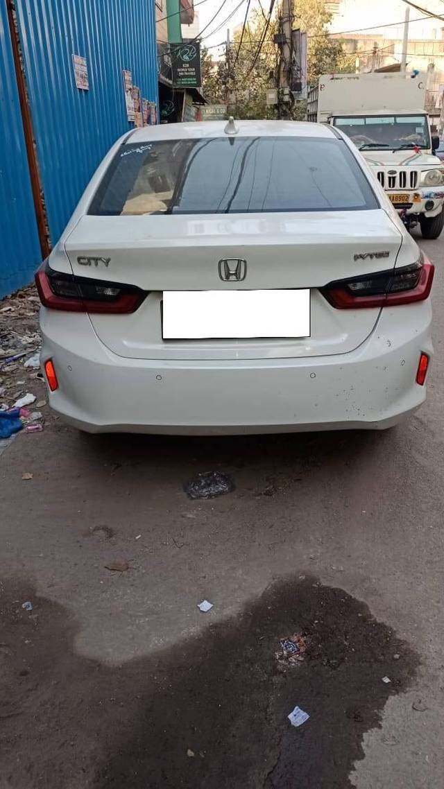 https://images10.gaadi.com/usedcar_image/4373379/original/processed_ada50bf54bea1301610a003e7990f848.jpg?imwidth=6401