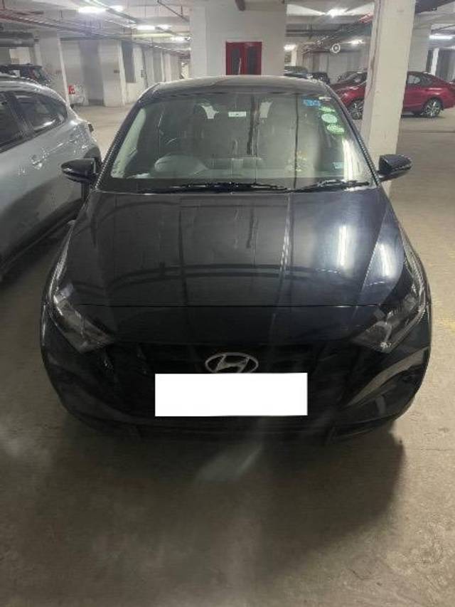 https://images10.gaadi.com/usedcar_image/4373445/original/processed_3e1394d5-6000-43c7-8b24-3261d5d3a5ad.jpeg?imwidth=6400