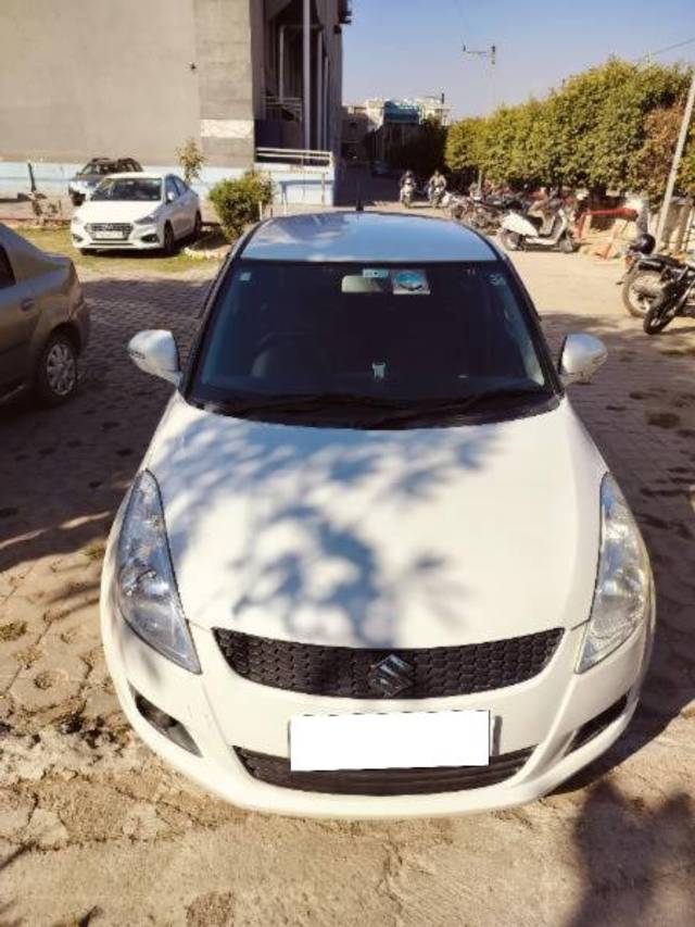 https://images10.gaadi.com/usedcar_image/4373456/original/processed_e2dae823-3795-4c4e-be8b-4fde022add02.jpg?imwidth=6400