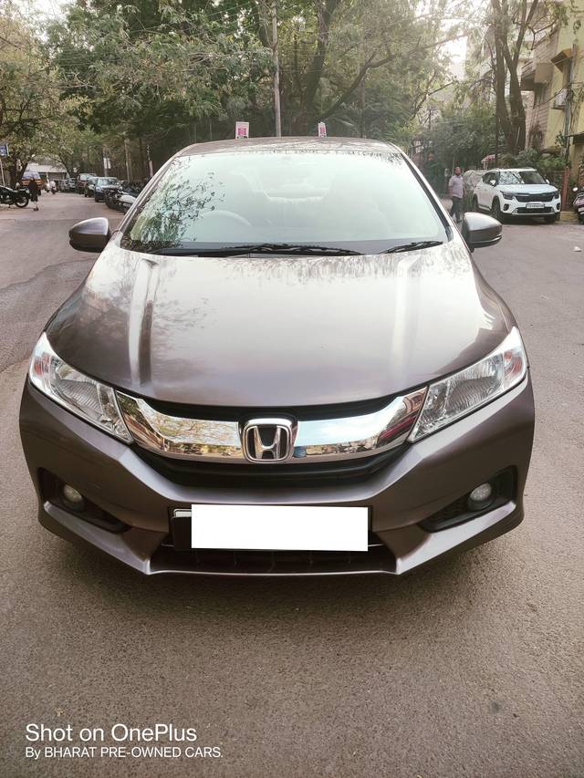 https://images10.gaadi.com/usedcar_image/4373486/original/processed_824e1cec90936c5be235a15e176835ca.jpg?imwidth=6400