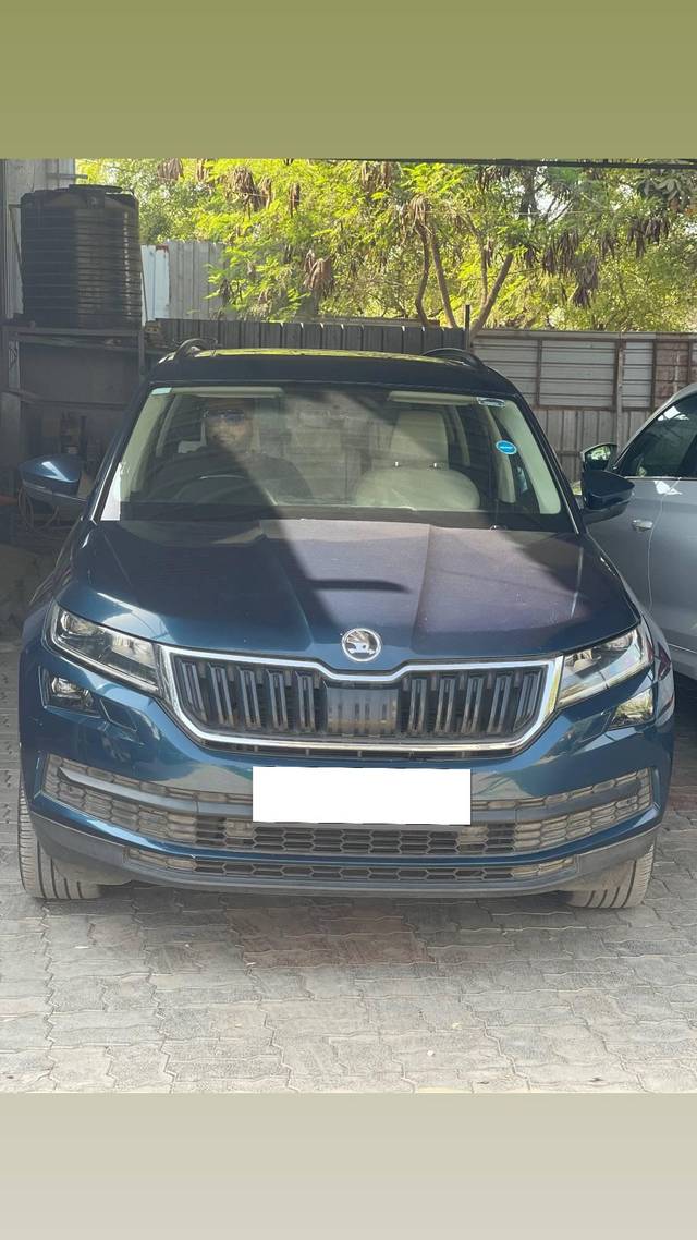 https://images10.gaadi.com/usedcar_image/4373492/original/processed_04669ebb1a4ad8512b249e8144b197b3.jpg?imwidth=6400