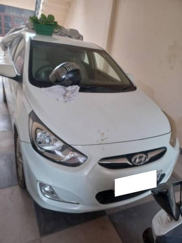 https://images10.gaadi.com/usedcar_image/4373587/original/processed_1e9e778b-3a14-4d42-9984-795230ad544d.jpg?imwidth=6402