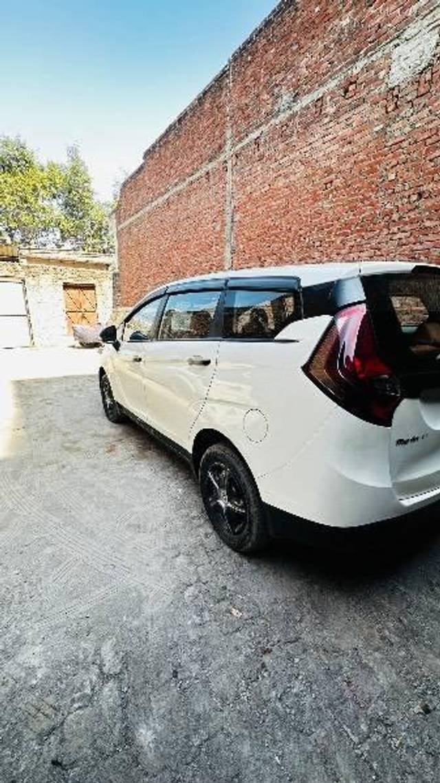 https://images10.gaadi.com/usedcar_image/4373646/original/processed_f882ed49-71a1-4900-bfee-86b95213bf74.jpeg?imwidth=6402