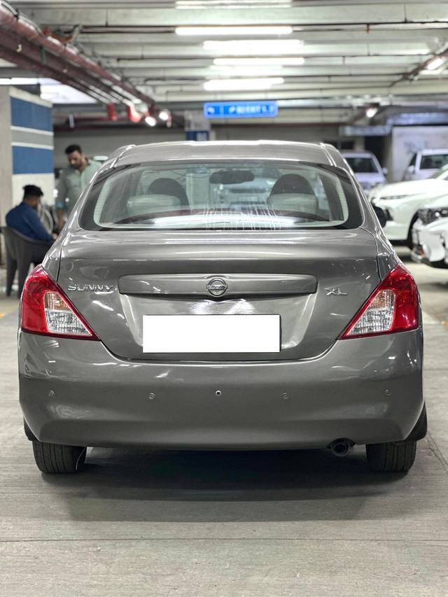 https://images10.gaadi.com/usedcar_image/4373692/original/processed_e0ba87ec261c4133ec23337e4d6a3005.jpg?imwidth=6401