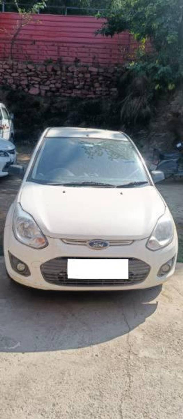 https://images10.gaadi.com/usedcar_image/4373766/original/processed_0f12f511-f645-4c86-9b1e-83e03669a3da.jpg?imwidth=6400