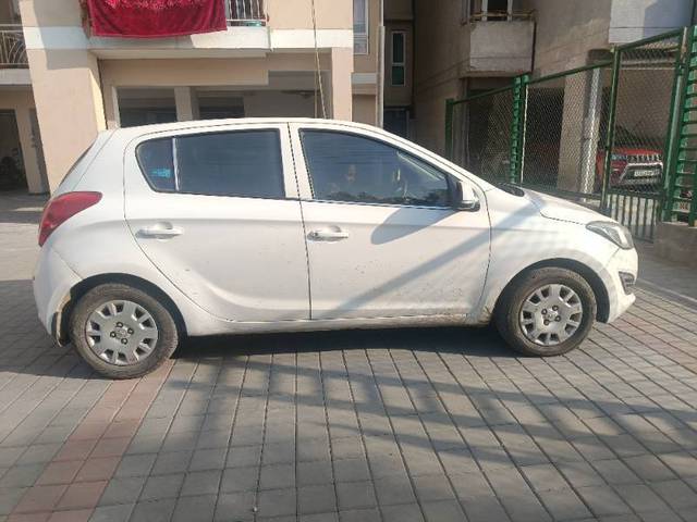 https://images10.gaadi.com/usedcar_image/4373797/original/e731fe83ee4b3b6be9036f1247f34638.jpg?imwidth=6400