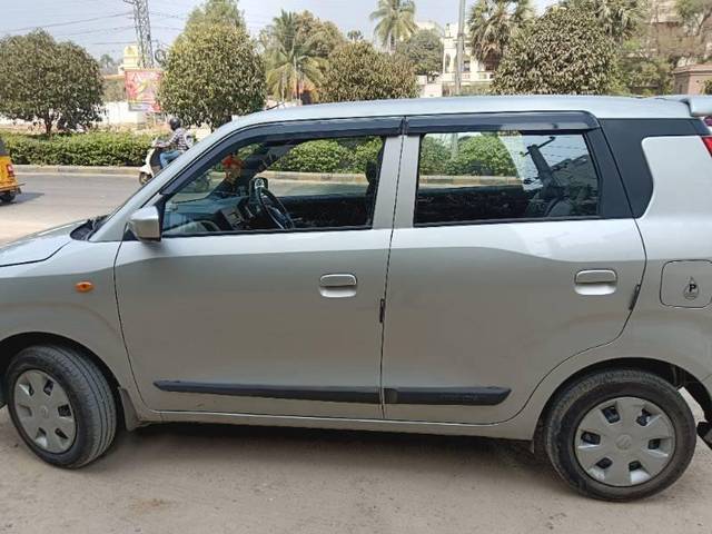 https://images10.gaadi.com/usedcar_image/4373810/original/processed_19ffc5ec-c5ff-4005-b1f4-83045348f36d.jpg?imwidth=6401