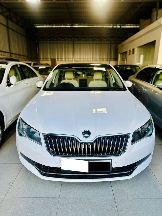 https://images10.gaadi.com/usedcar_image/4373816/original/processed_bb6a8ec055c535c3fb2f4ef2f2a4425a.jpg?imwidth=6402