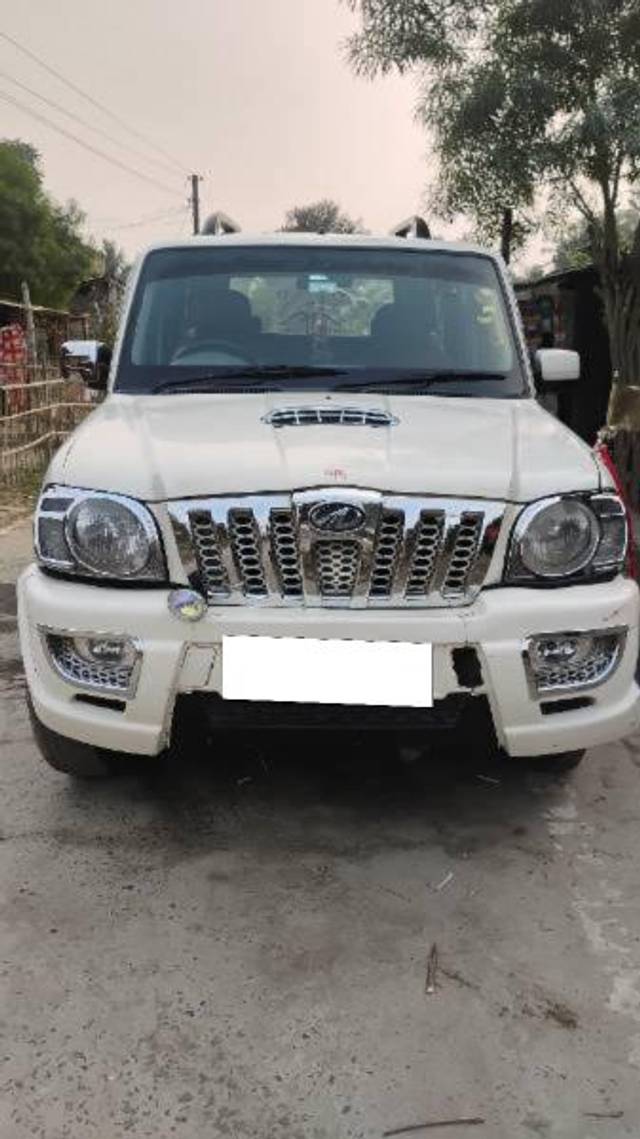 https://images10.gaadi.com/usedcar_image/4373825/original/processed_d646ad5c-516b-432f-a1e8-c82b5e2a7bc1.jpg?imwidth=6400