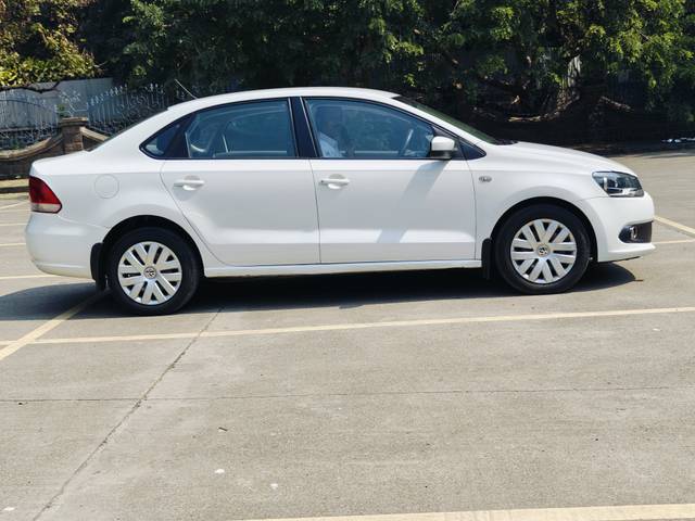 https://images10.gaadi.com/usedcar_image/4373912/original/b3288918f523fbe482cbcf4e1001bee4.jpg?imwidth=6401