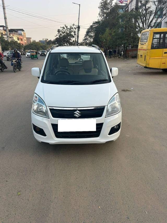 https://images10.gaadi.com/usedcar_image/4373940/original/processed_af2d5fecab91441e83af2d818574ad8c.jpg?imwidth=6401