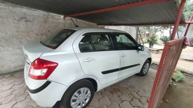 https://images10.gaadi.com/usedcar_image/4373941/original/processed_188f549e-ec0a-41fd-80d4-144246698a3f.jpg?imwidth=6402