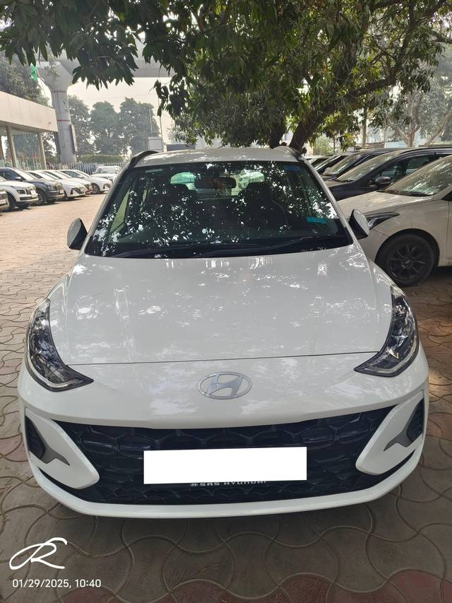 https://images10.gaadi.com/usedcar_image/4374010/original/processed_6e7a64aed402d2a9680cf4dcb445ee45.jpg?imwidth=6402