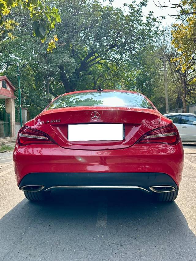 https://images10.gaadi.com/usedcar_image/4374041/original/processed_c550e981a9cb561b9a7ec2b92a28576f.jpg?imwidth=6401