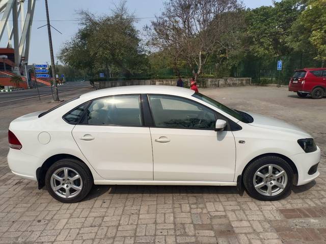 https://images10.gaadi.com/usedcar_image/4374134/original/4fbbb98d27b6dae4a1d46d5f0c5dfe0d.jpeg?imwidth=6401