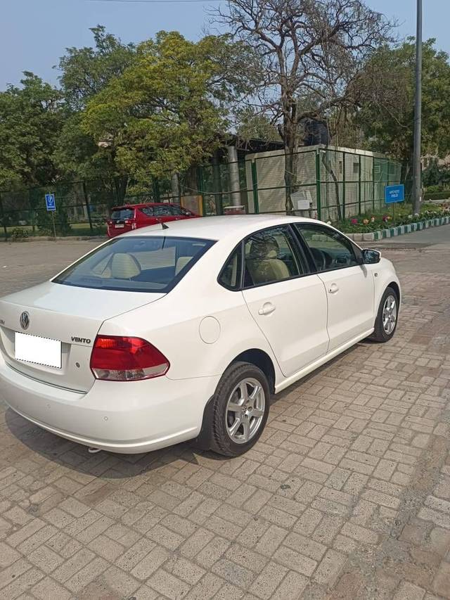 https://images10.gaadi.com/usedcar_image/4374134/original/processed_b896f1caf023f481dc951c603ac12c21.jpeg?imwidth=6402