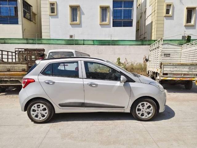 https://images10.gaadi.com/usedcar_image/4374146/original/processed_017e1ce4-0ee2-48a4-8794-f6f8f0bde195.jpg?imwidth=6401