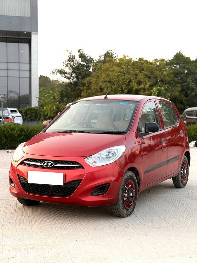 https://images10.gaadi.com/usedcar_image/4374188/original/processed_b7ce65e516704f333d79d64b3412cef4.jpg?imwidth=6402