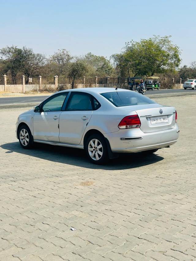 https://images10.gaadi.com/usedcar_image/4374202/original/processed_be205aa977eecf34378c4321ea1e7983.jpg?imwidth=6402