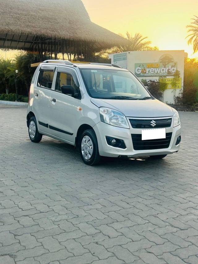 https://images10.gaadi.com/usedcar_image/4374210/original/processed_5ca7a0800ed70b7eb90c732a8cdc95a2.jpg?imwidth=6400