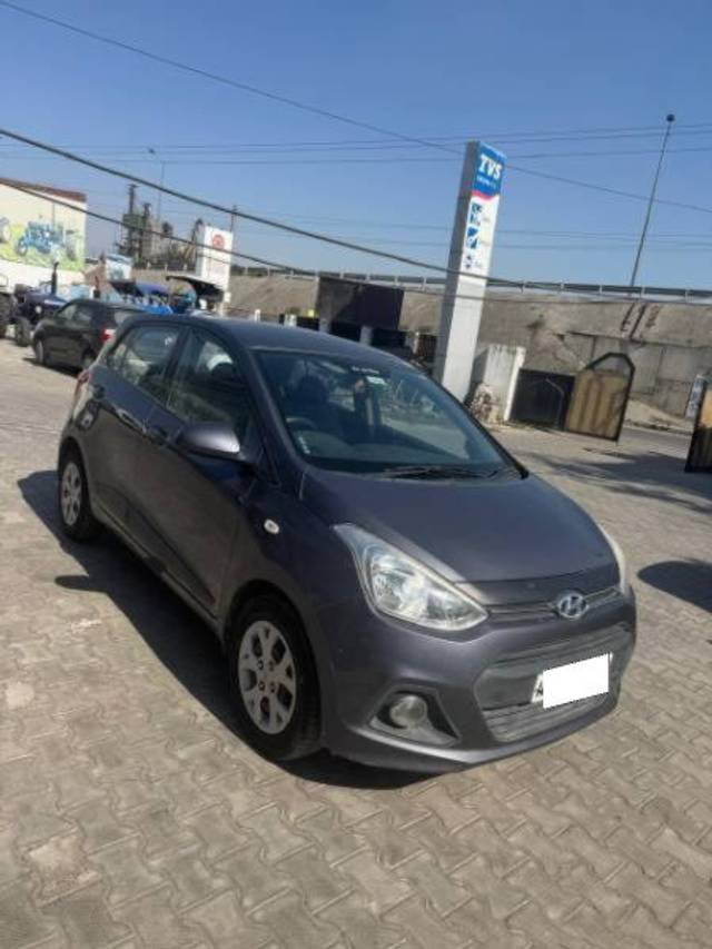 https://images10.gaadi.com/usedcar_image/4374254/original/processed_3588dd22-4ff9-48df-b53b-a4309c505f2d.jpg?imwidth=6400